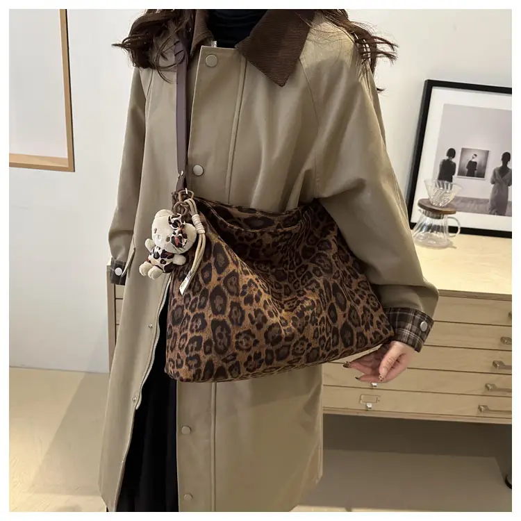 Leopard Print Shoulder Crossbody Bag for Women Large Capacity — feature 12