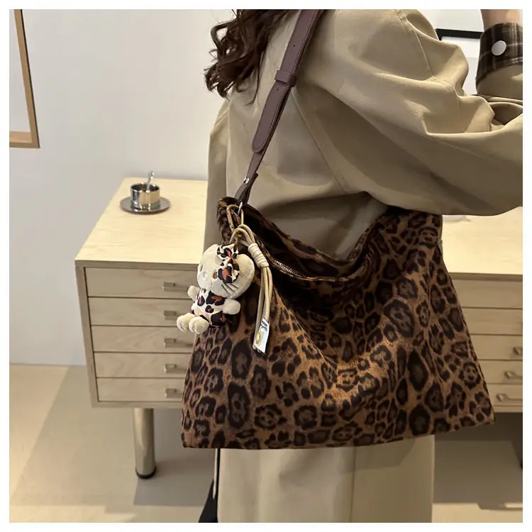 Leopard Print Shoulder Crossbody Bag for Women Large Capacity — feature 13