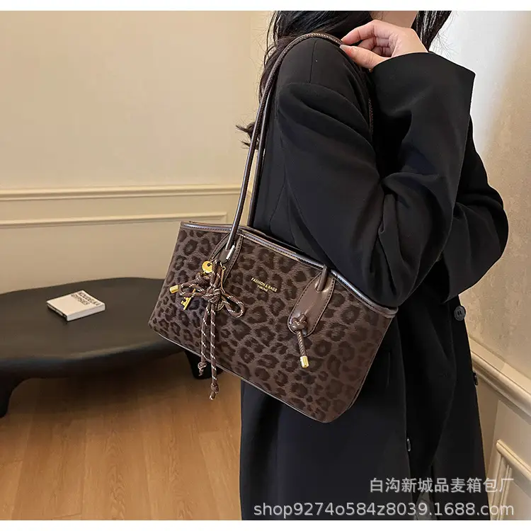 Leopard Print Large Shoulder Bag Women 2026 — feature 14
