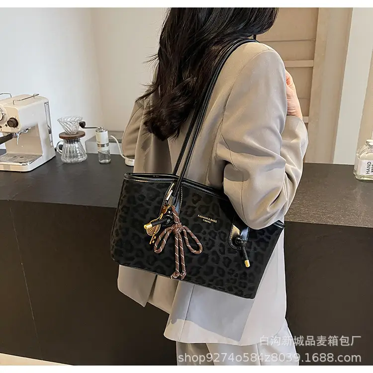 Leopard Print Large Shoulder Bag Women 2026 — feature 21