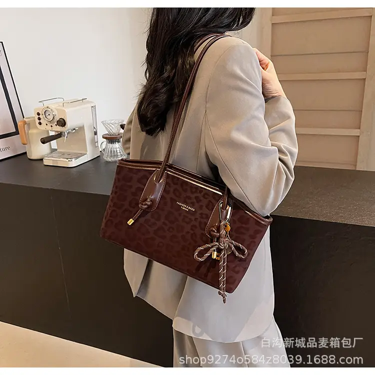 Leopard Print Large Shoulder Bag Women 2026 — feature 24