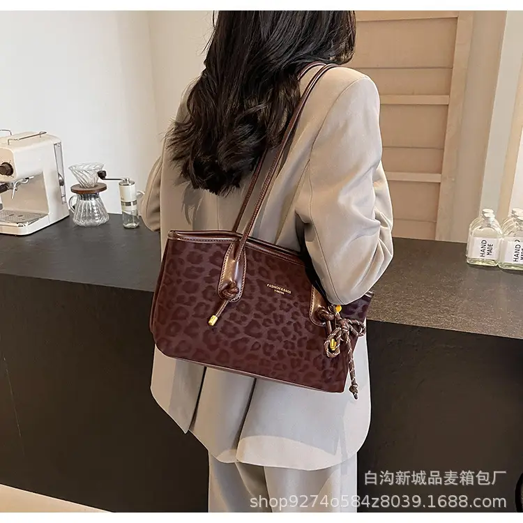 Leopard Print Large Shoulder Bag Women 2026 — feature 25