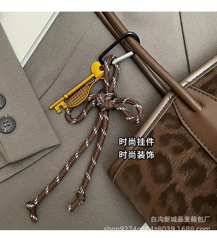 Leopard Print Large Shoulder Bag Women 2026 — feature 6