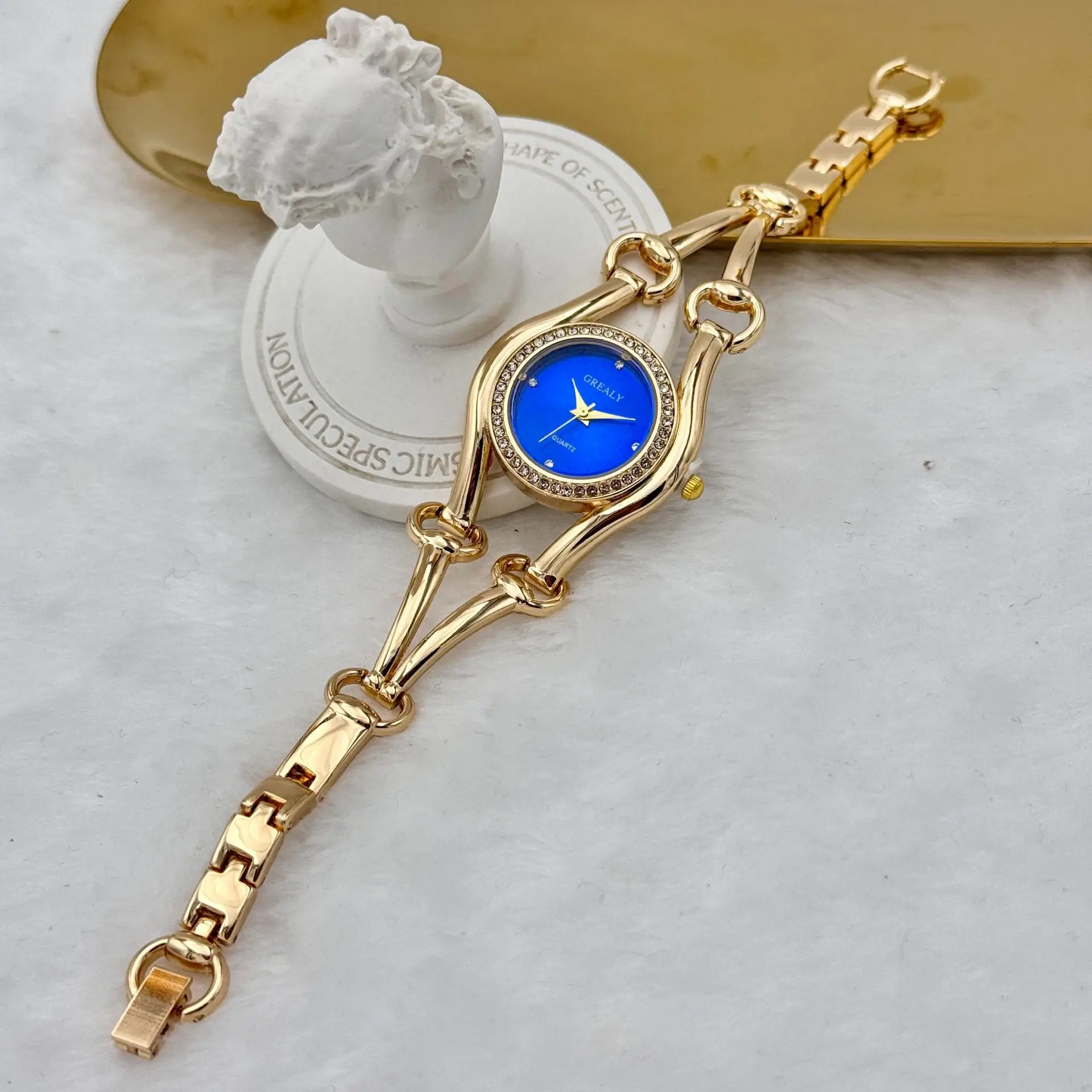 Green Crystal Bracelet Women's Quartz Watch — feature 14