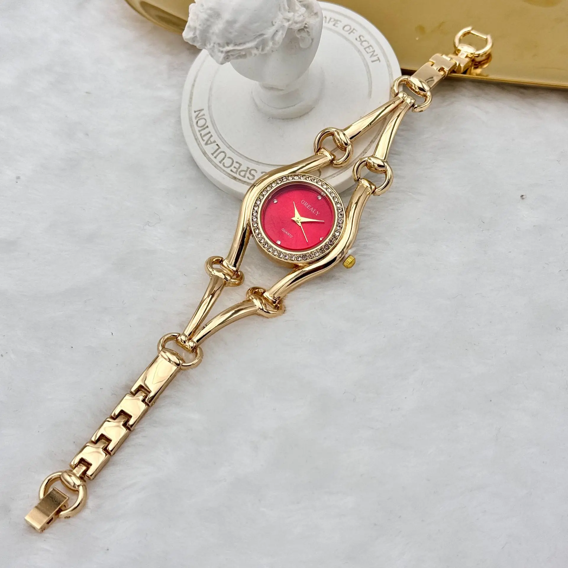 Green Crystal Bracelet Women's Quartz Watch — feature 18