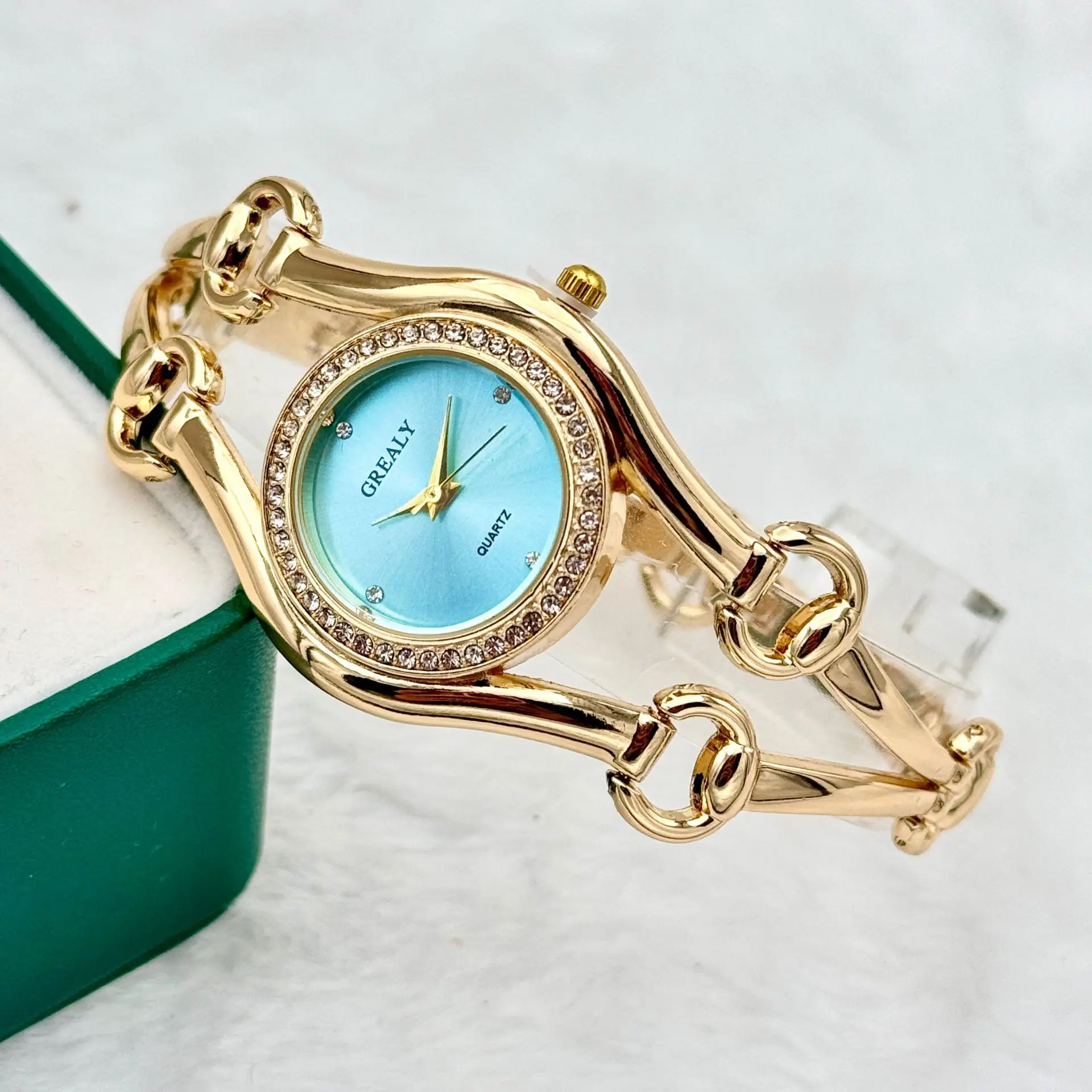 Green Crystal Bracelet Women's Quartz Watch — feature 21