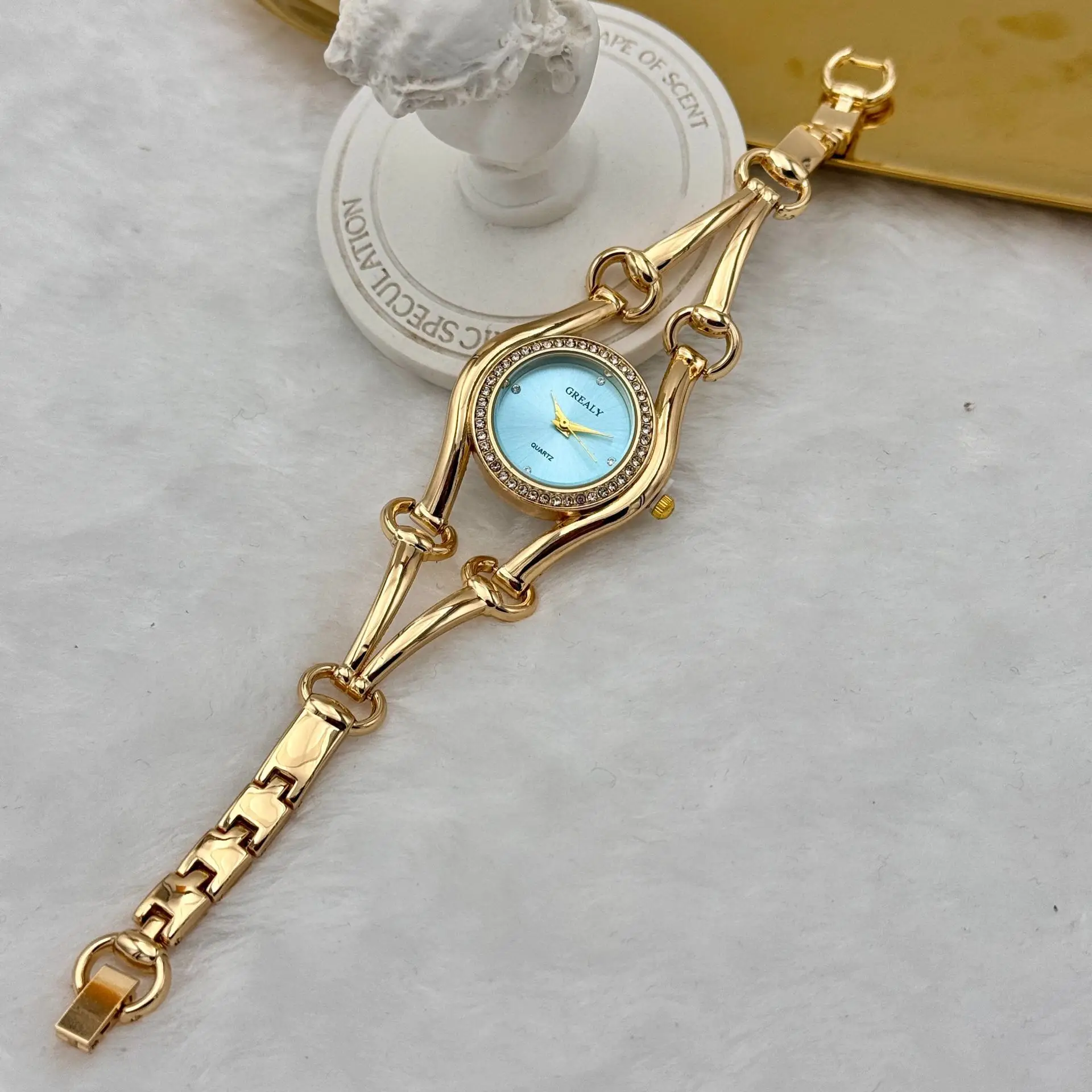 Green Crystal Bracelet Women's Quartz Watch — feature 22
