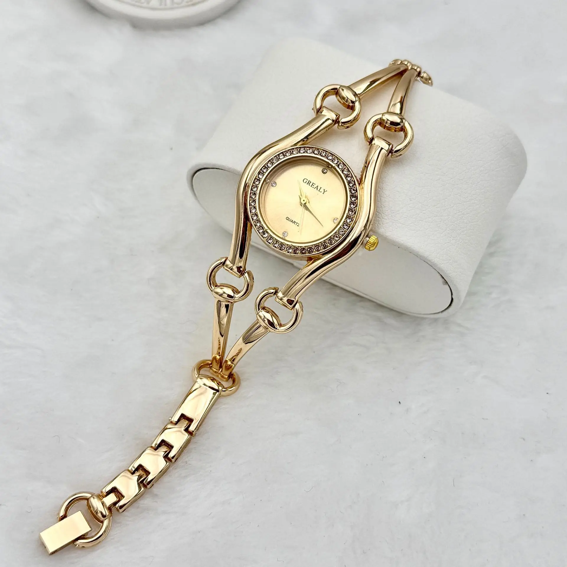 Green Crystal Bracelet Women's Quartz Watch — feature 8