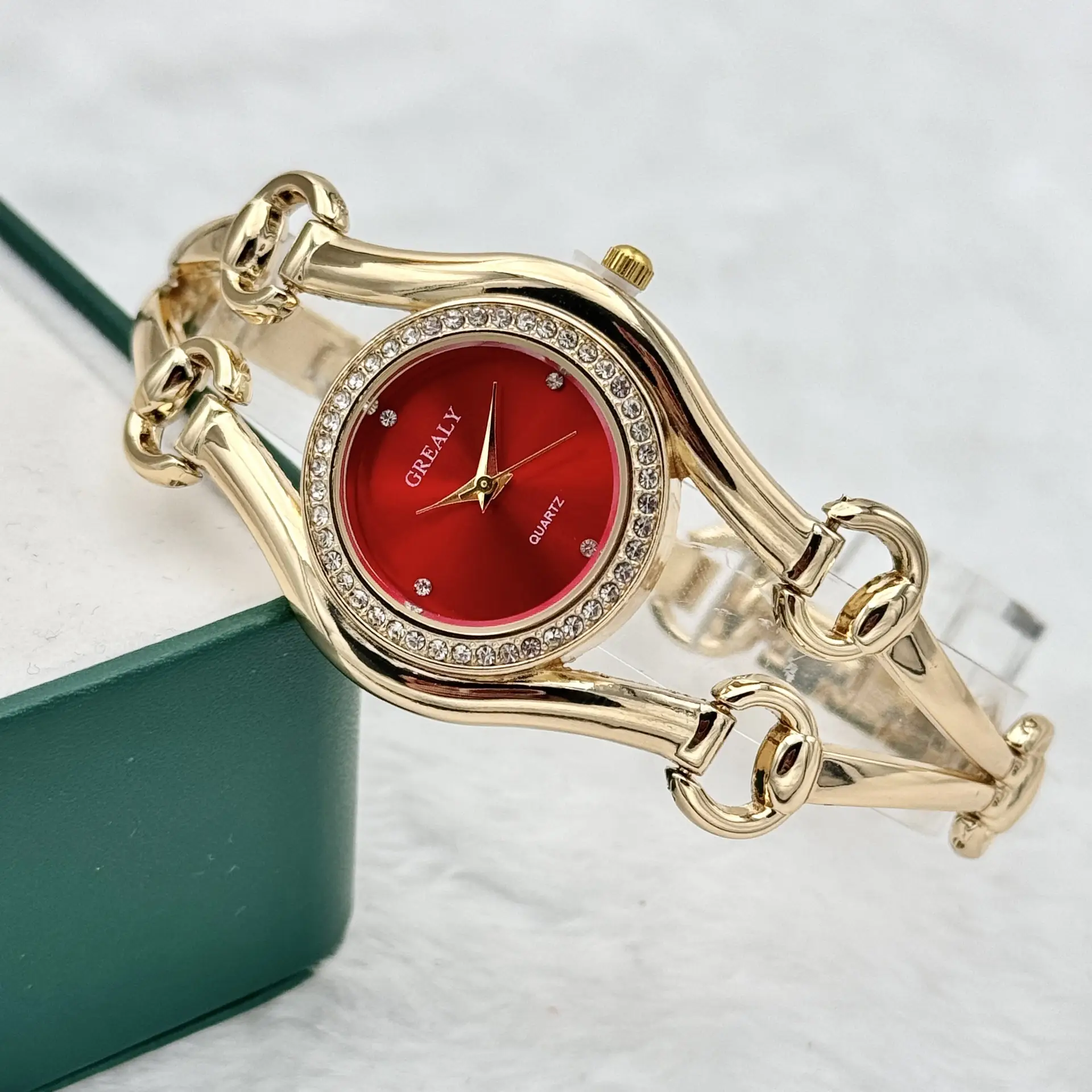 Green Crystal Bracelet Women's Quartz Watch - Image 6