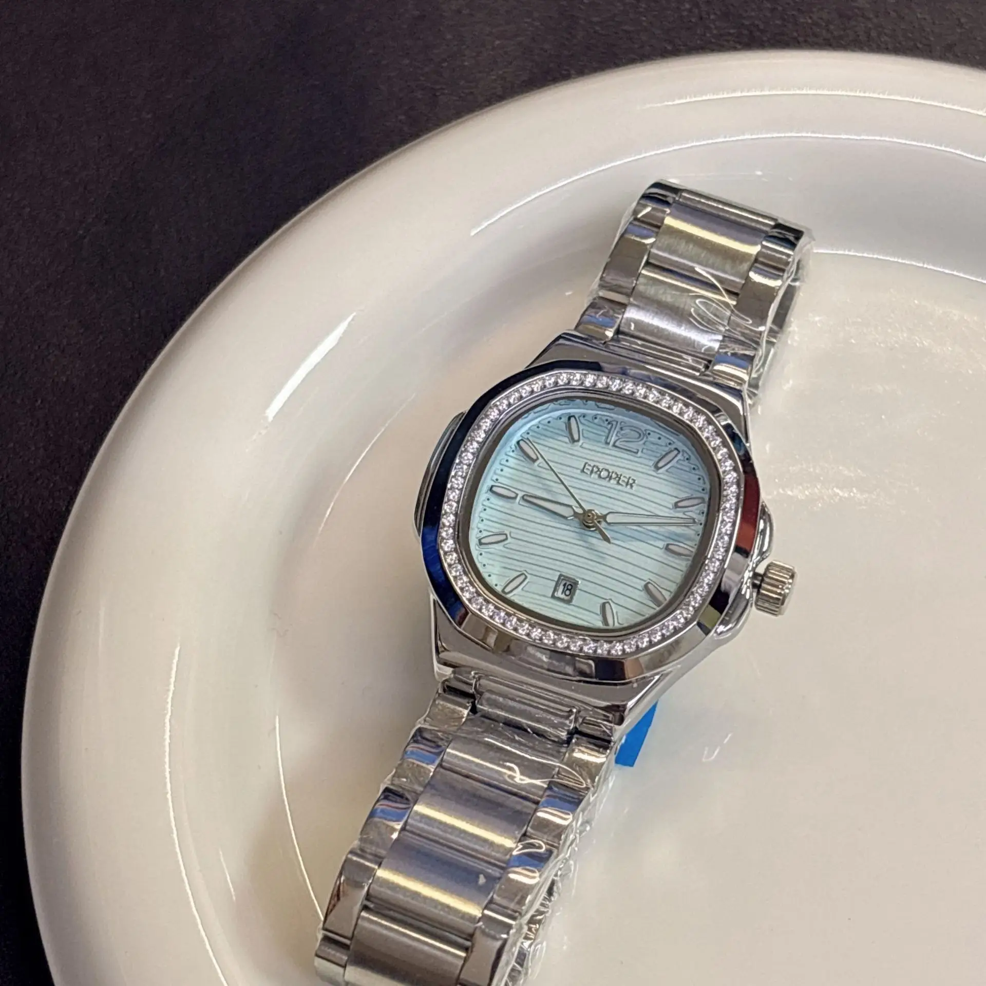 Women's Stainless Steel Bracelet Watch with Calendar - Image 4