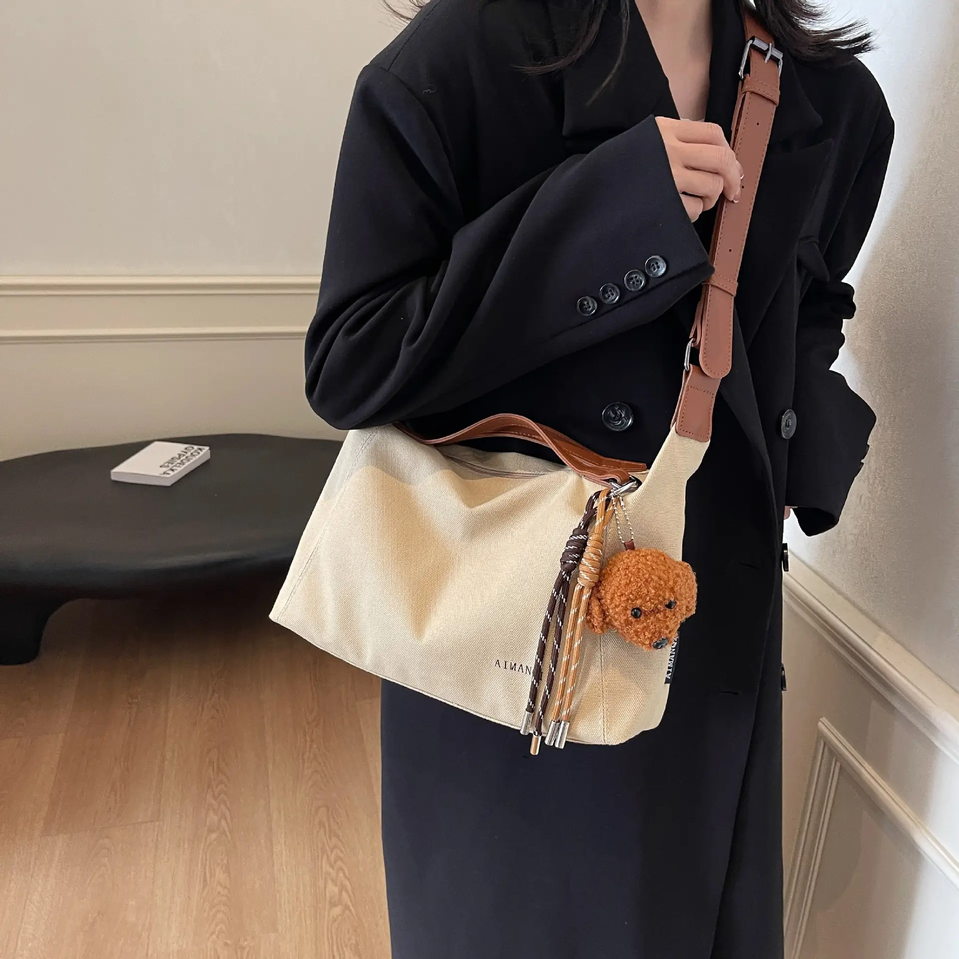 Large Capacity Contrast Color Handbag Women's Canvas Crossbody Bag - Image 7