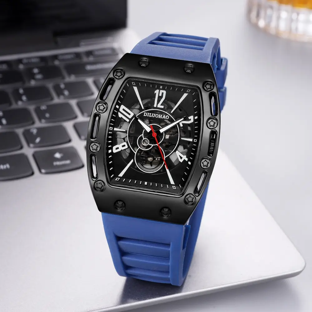 Men's Black Silicone Watch with Large Dial & Quartz Movement - Image 2