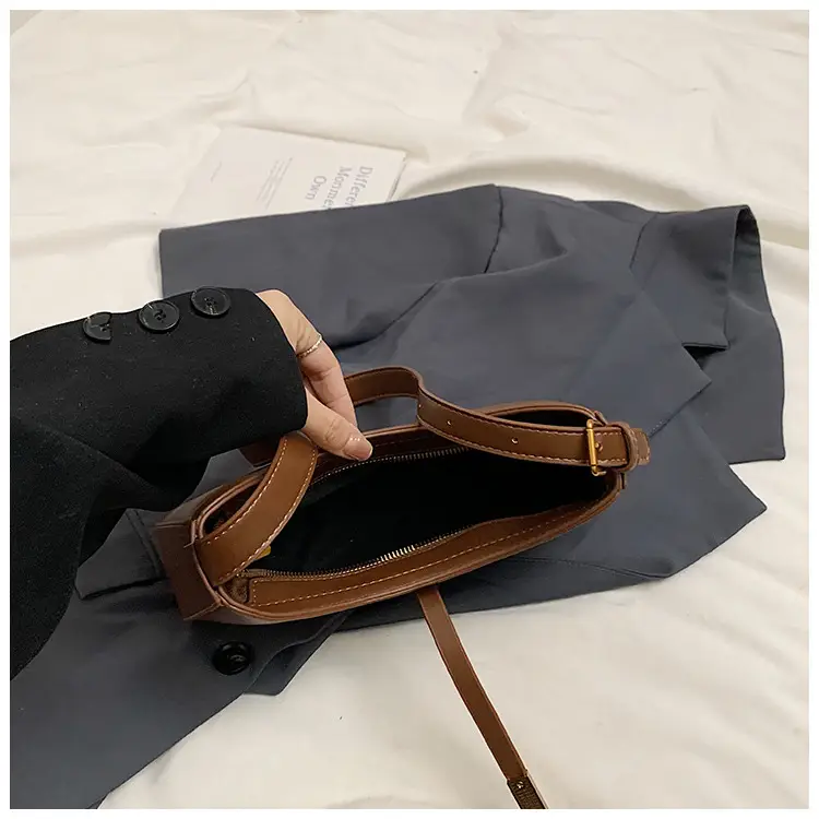 Women's Brown Leather Shoulder Bag 2024 New Fashion — feature 7