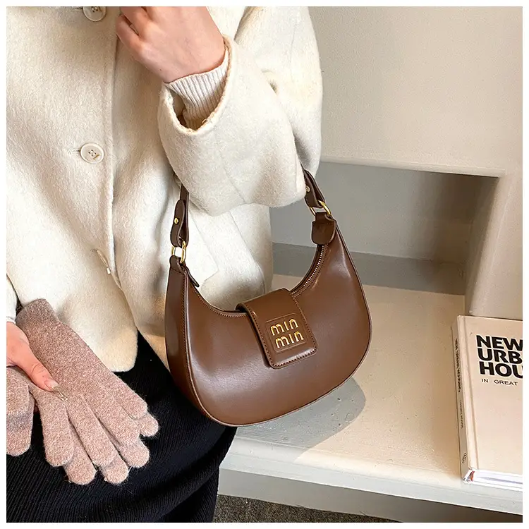Women's Black Retro Mini Crossbody Bag 2024 — feature 13