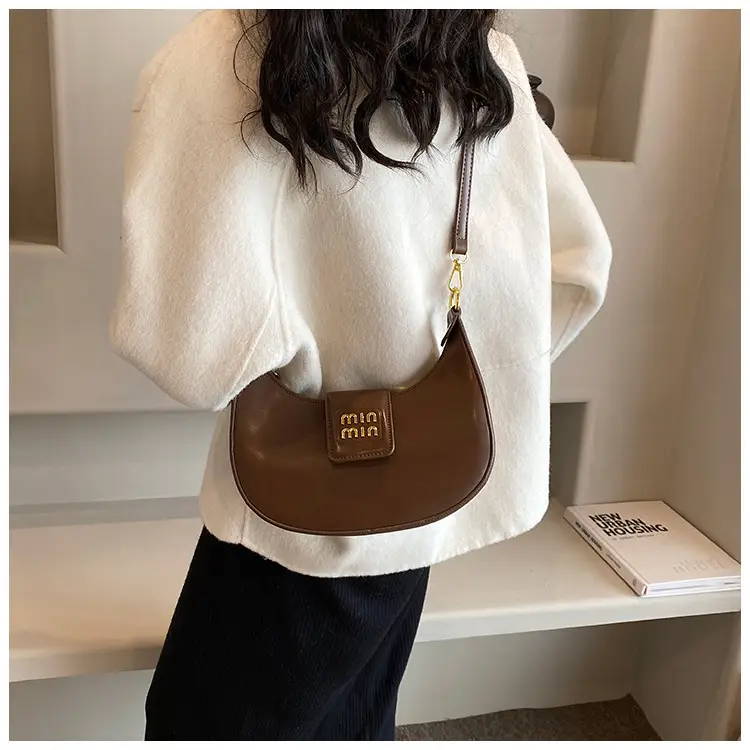 Women's Black Retro Mini Crossbody Bag 2024 — feature 18