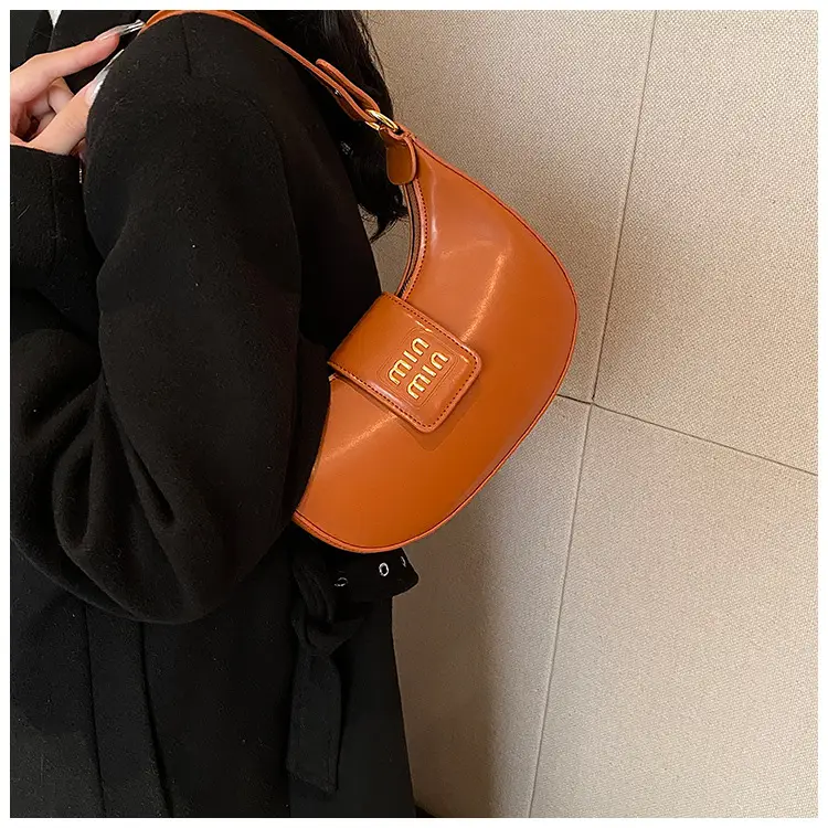 Women's Black Retro Mini Crossbody Bag 2024 — feature 26