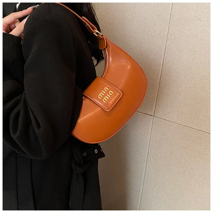 Women's Black Retro Mini Crossbody Bag 2024 — feature 27