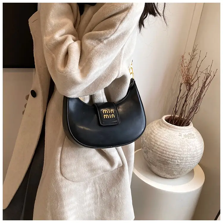 Women's Black Retro Mini Crossbody Bag 2024 — feature 34
