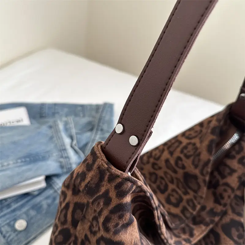 Leopard Print Women's Large Shoulder Bag 2024 - Image 4