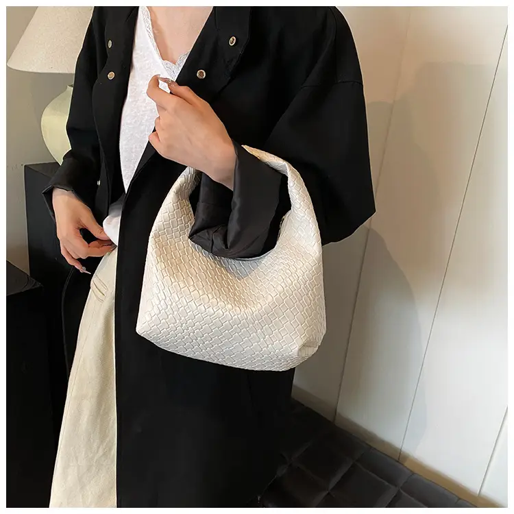 Women's Woven Hand Bag Large Capacity Winter Fashion Commute — feature 13