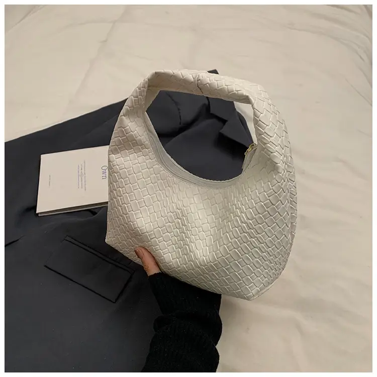 Women's Woven Hand Bag Large Capacity Winter Fashion Commute - Image 2