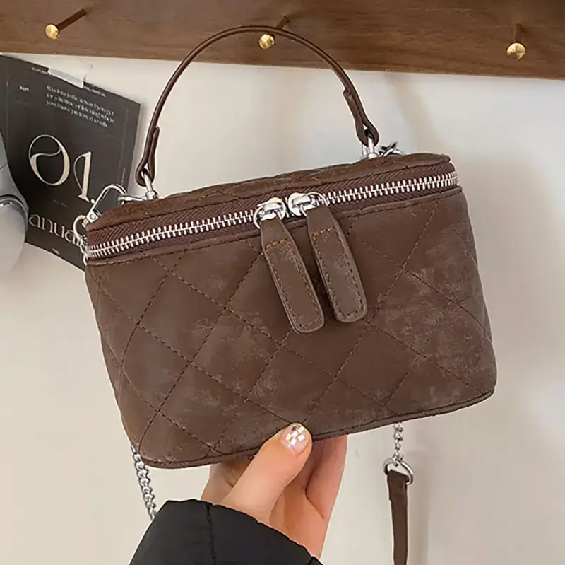 Black Diamond Chain Shoulder Bag 2024 - Image 3