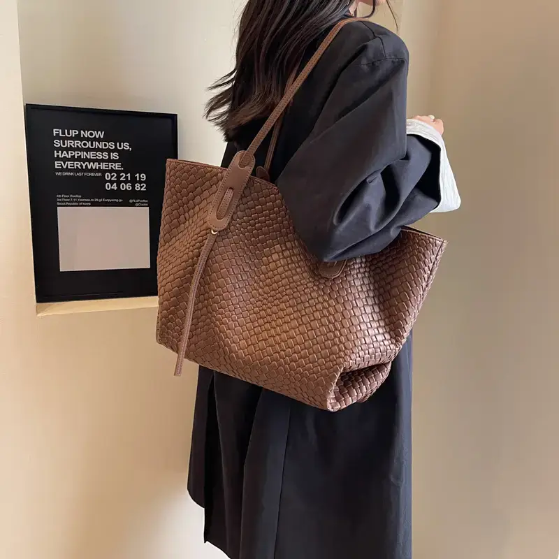 Women's Large Capacity Brown Woven Tote Bag - Image 8