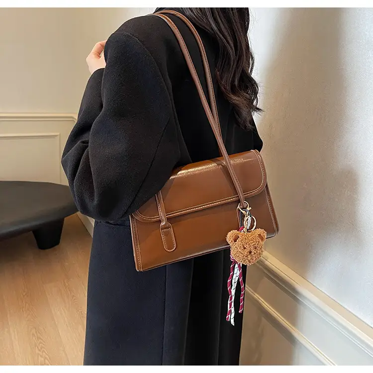 Women's Retro Shoulder Bag Brown Heart Charm — feature 14