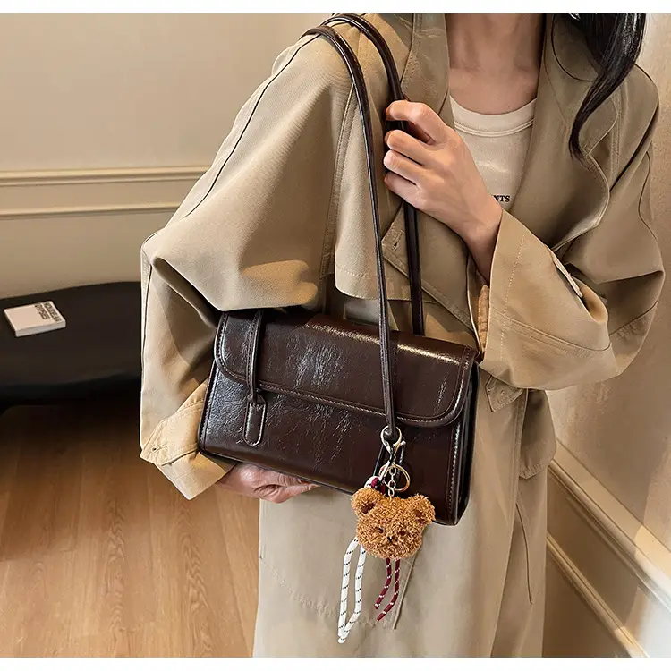 Women's Retro Shoulder Bag Brown Heart Charm — feature 16