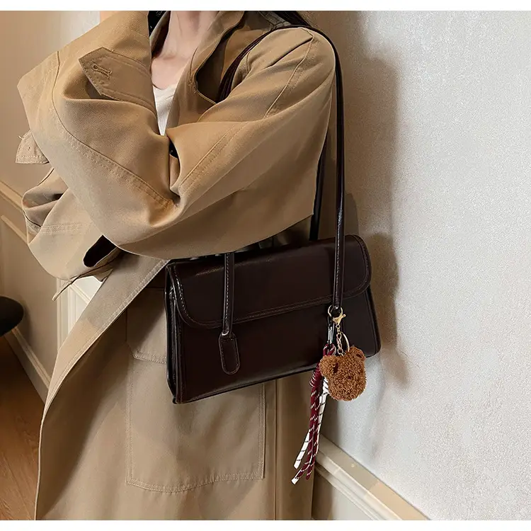 Women's Retro Shoulder Bag Brown Heart Charm — feature 18