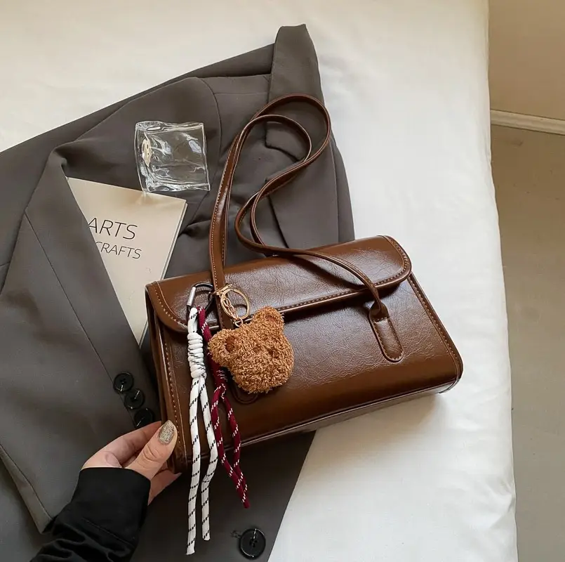 Women's Retro Shoulder Bag Brown Heart Charm - Image 3