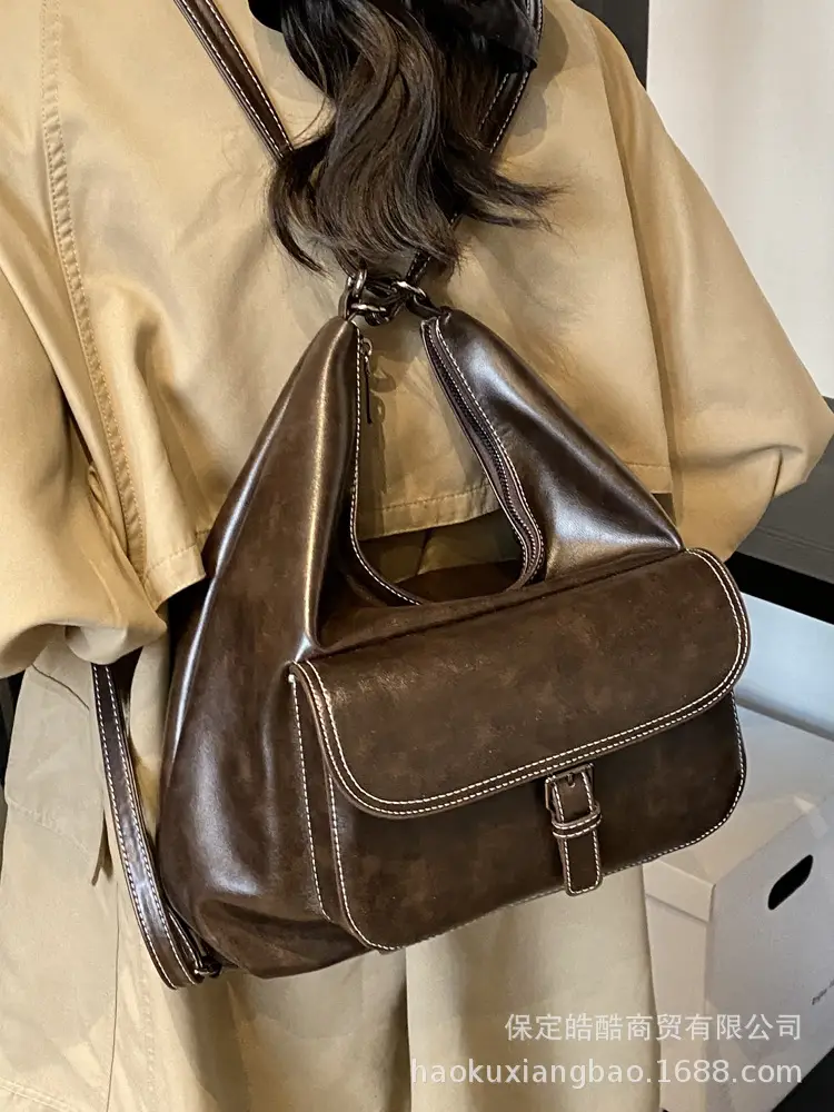 Women's Black Leather Commuter Tote Bag with Single Shoulder Crossbody Strap - Image 6