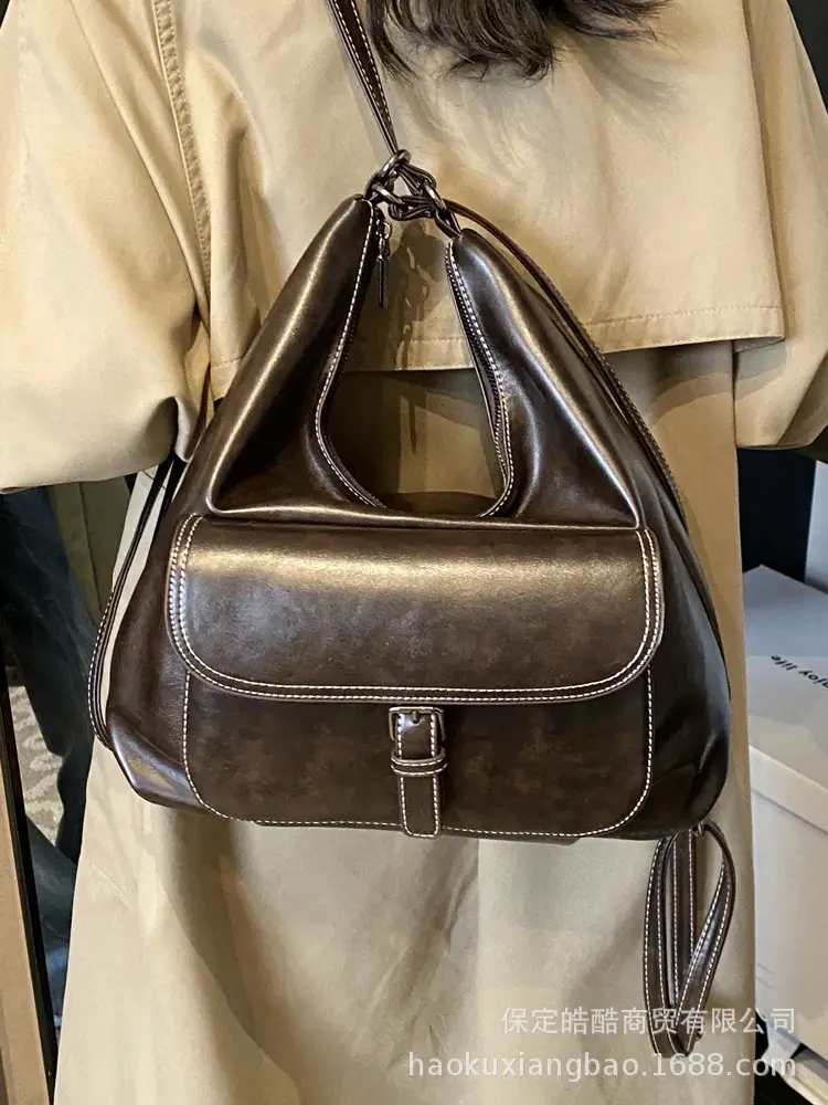 Women's Black Leather Commuter Tote Bag with Single Shoulder Crossbody Strap - Image 7