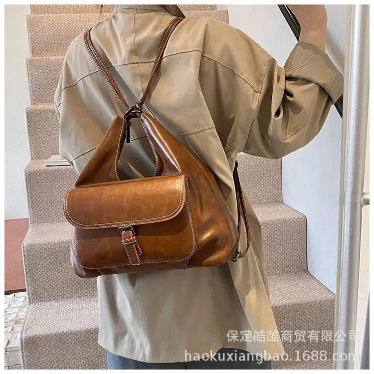 Women's Black Leather Commuter Tote Bag with Single Shoulder Crossbody Strap - Image 3