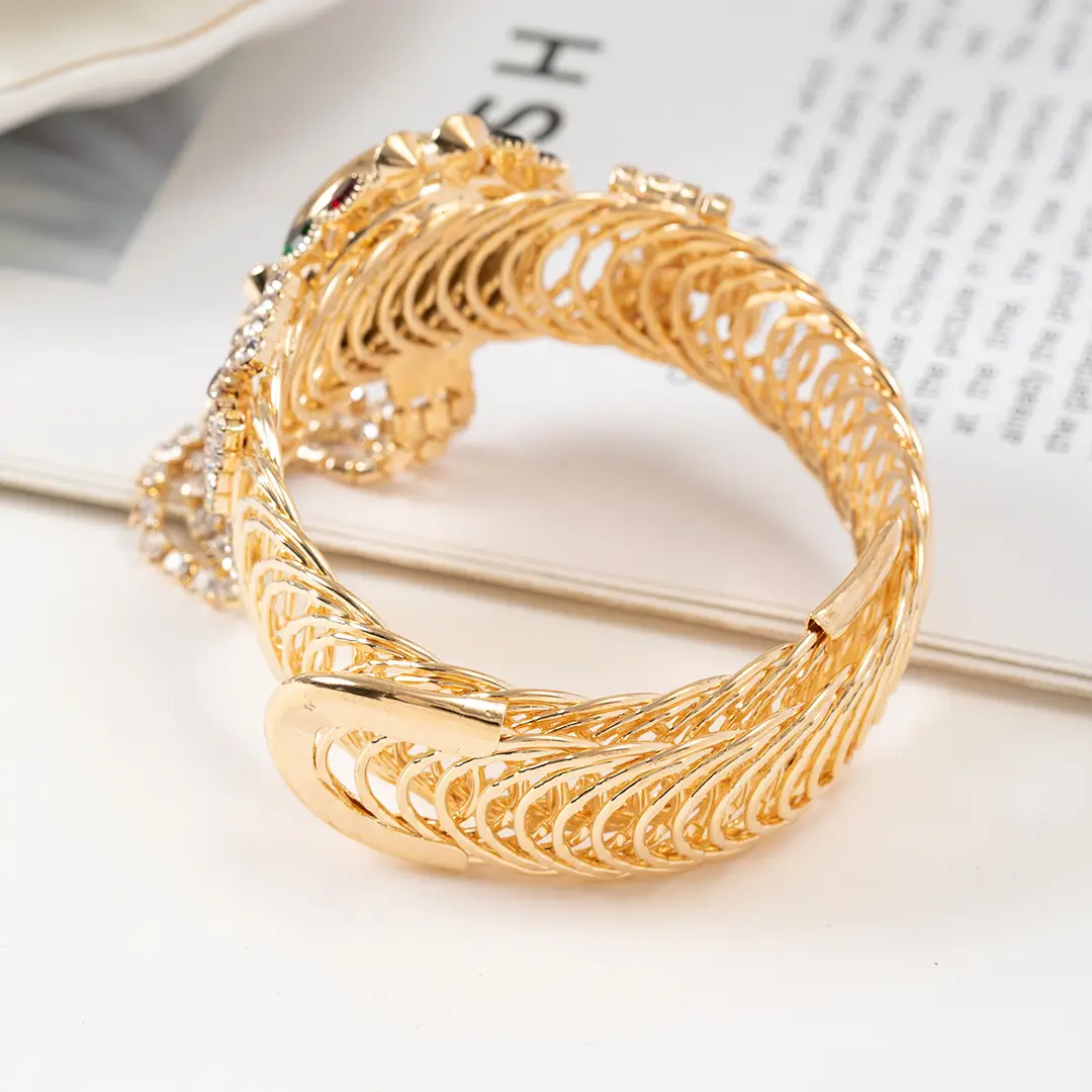 European and American New Fashion Ladies Full Diamond Alloy Fashion Watch Creative Tassel Quartz Bracelet Watch Women's Manufacturers — feature 4