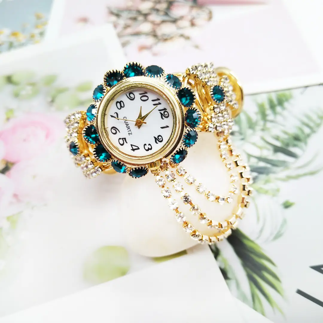 European and American New Fashion Ladies Full Diamond Alloy Fashion Watch Creative Tassel Quartz Bracelet Watch Women's Manufacturers - Image 7