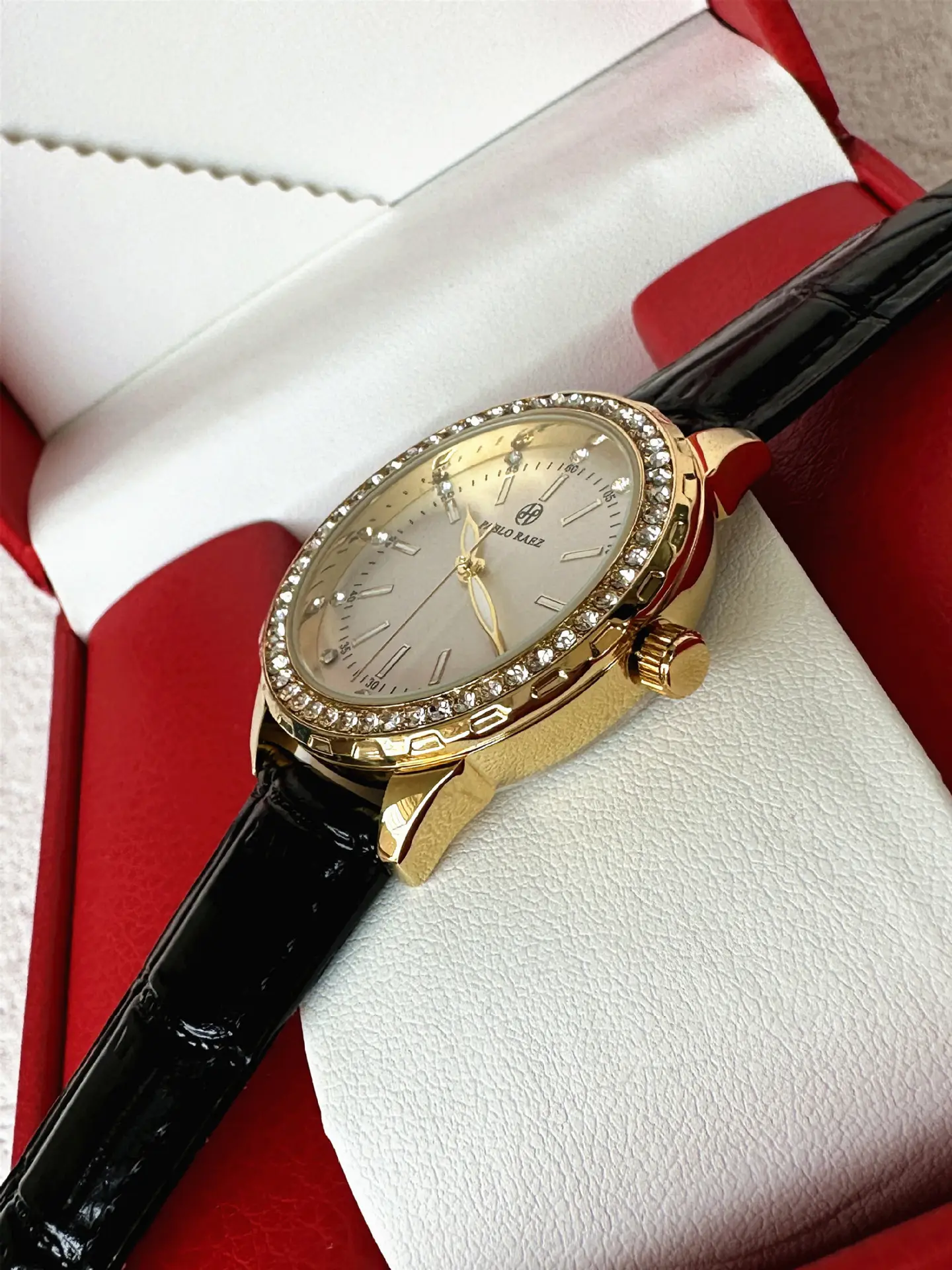 PABLO RAEZ Gold Watch with Light Dial & Waterproof Black Strap — feature 10