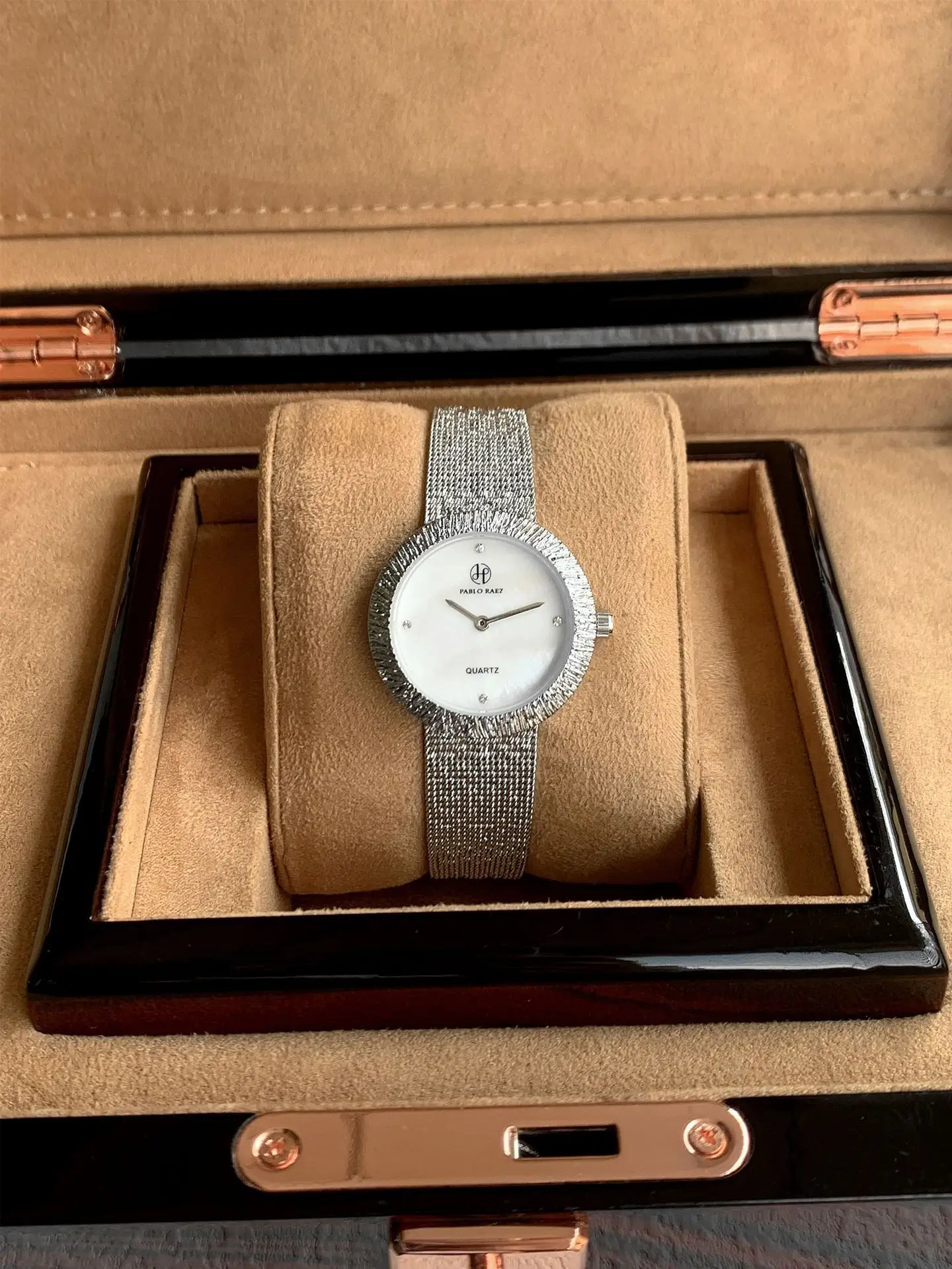 Small Green Quartz Women's Watch with Diamond Band — feature 20