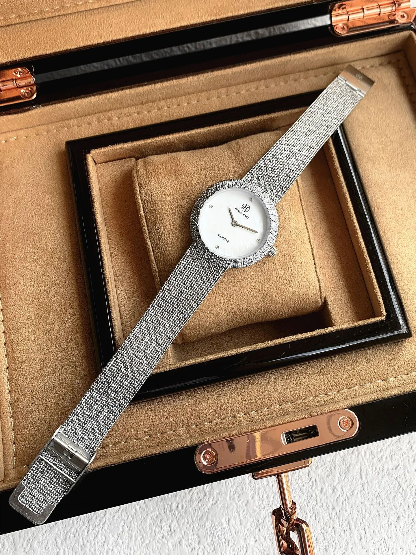 Small Green Quartz Women's Watch with Diamond Band — feature 22