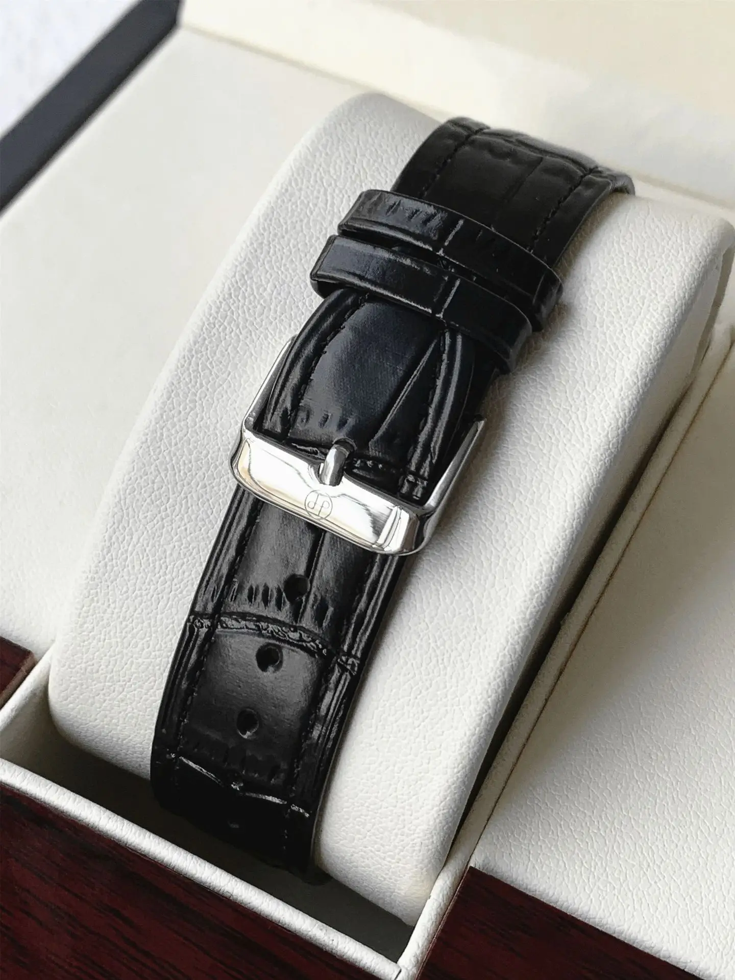 Men's Stainless Steel Swiss Watch with Roman Numeral — feature 9