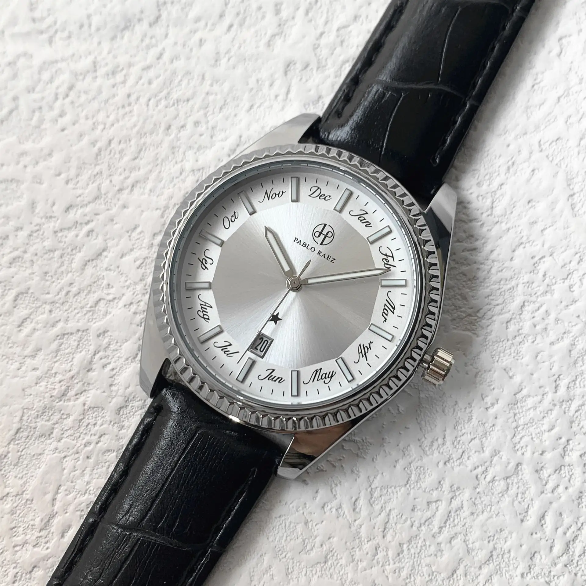 Men's Brown Leather Strap Quartz Watch with Luminous Dial
