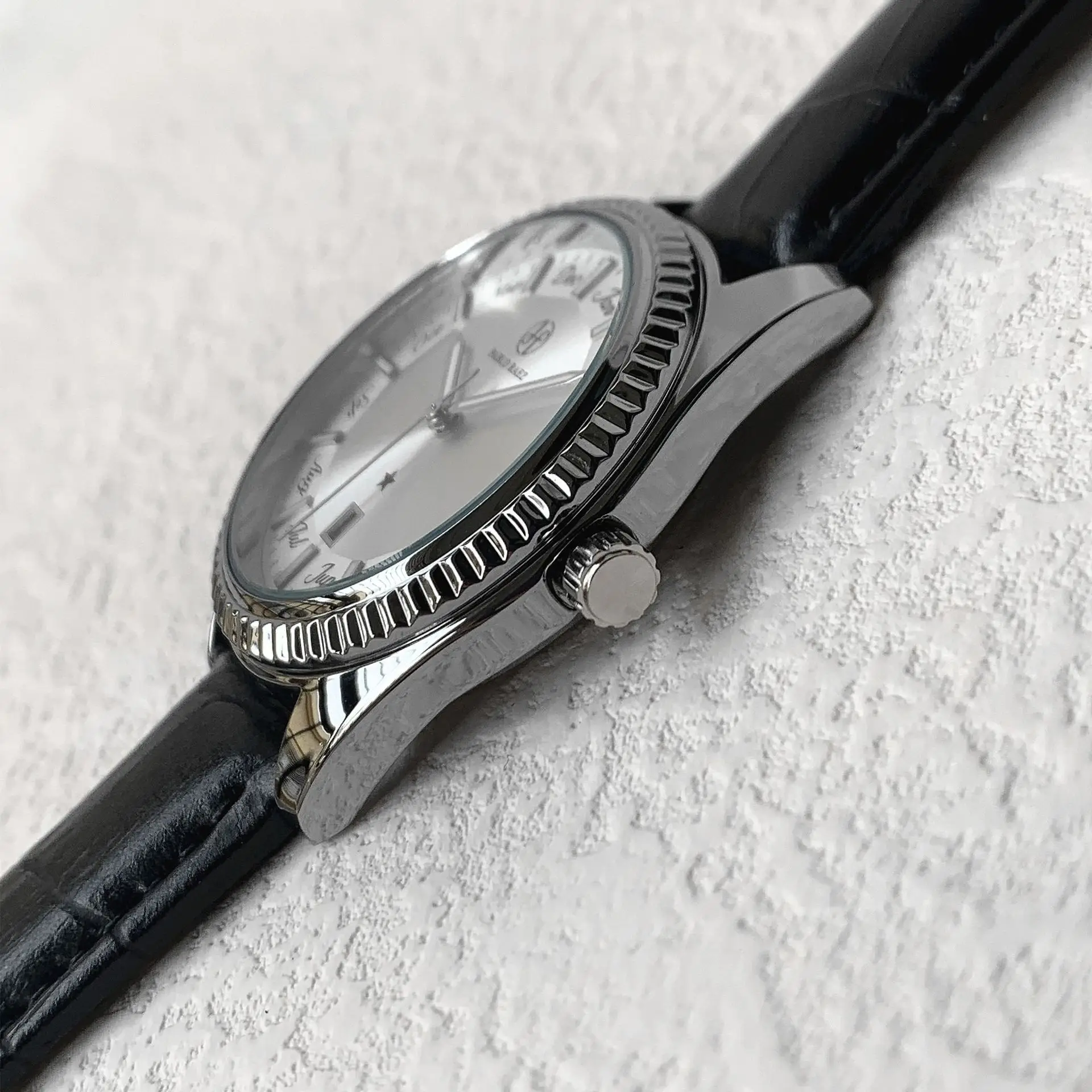 Men's Brown Leather Strap Quartz Watch with Luminous Dial