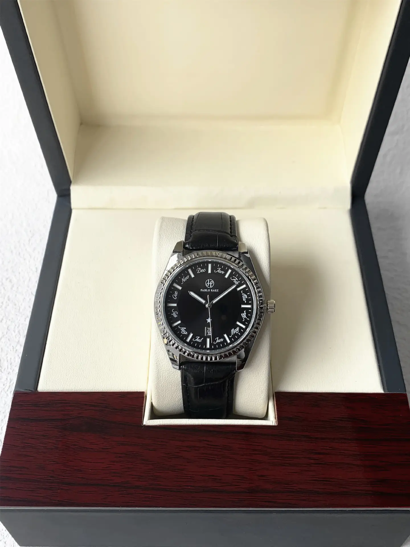 Men's Brown Leather Strap Quartz Watch with Luminous Dial — feature 23