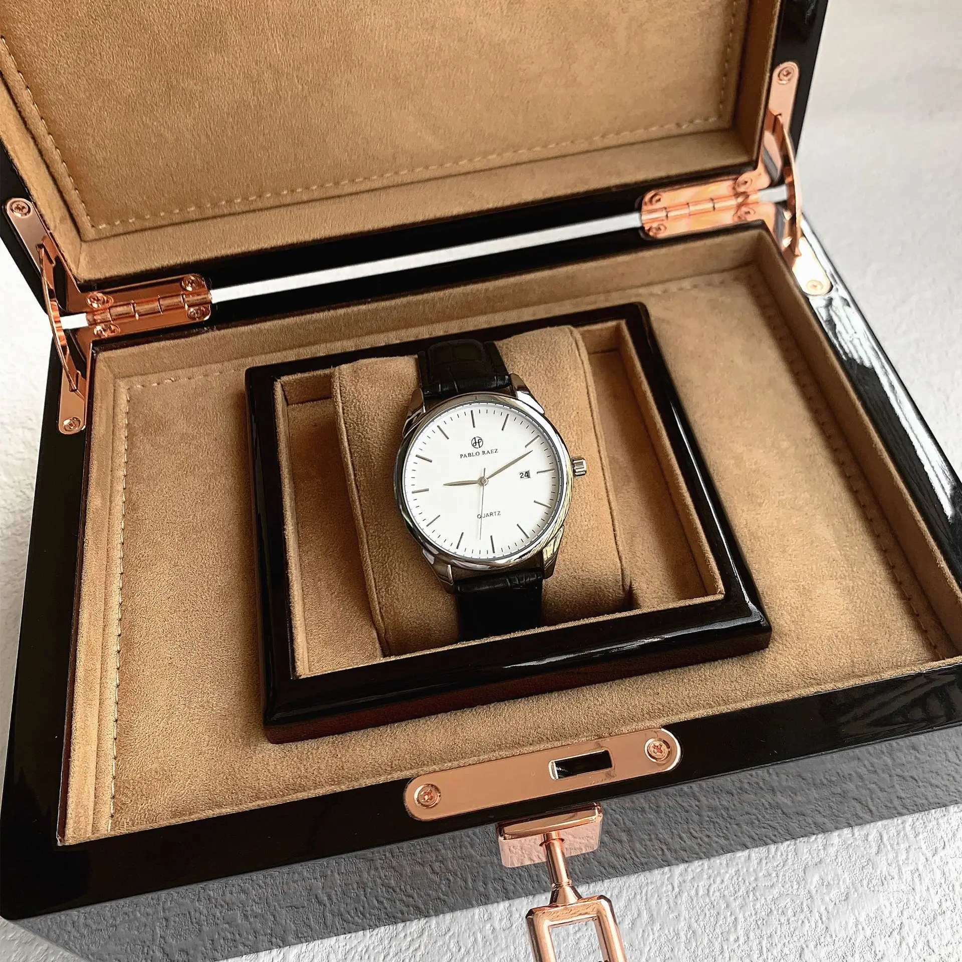 Men's Stainless Steel Quartz Watch with Back Label — feature 19