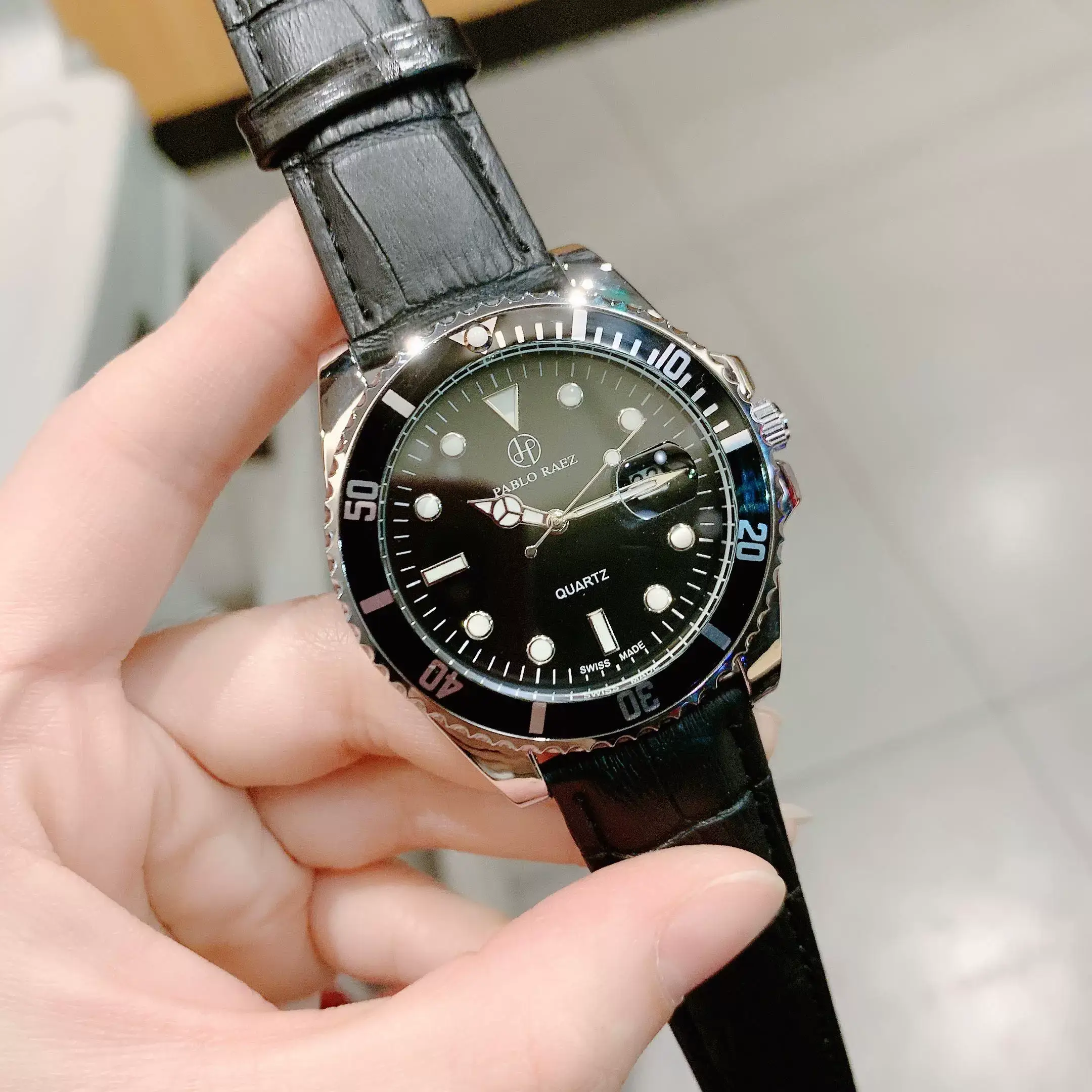 Men's Black Leather Belt Watch with Green Dial & Quartz Movement — feature 11