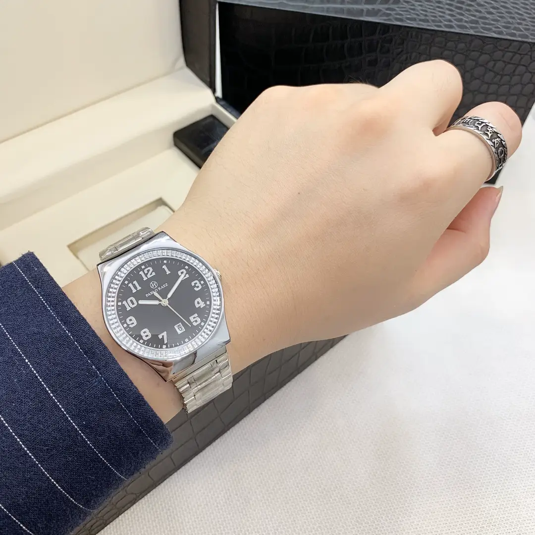 Luxury Gold Watch Calendar Digital Scale Walking Time for Men Women — feature 2