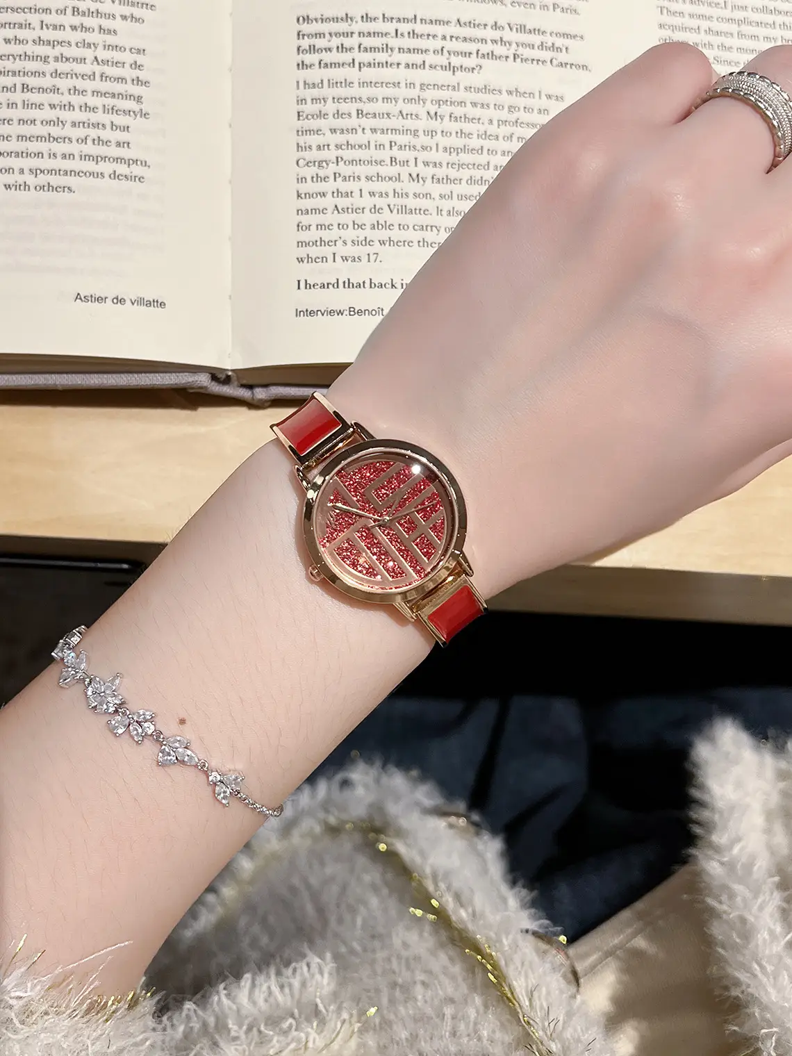Red Chinese Palace Fuzi Women's Watch — feature 5