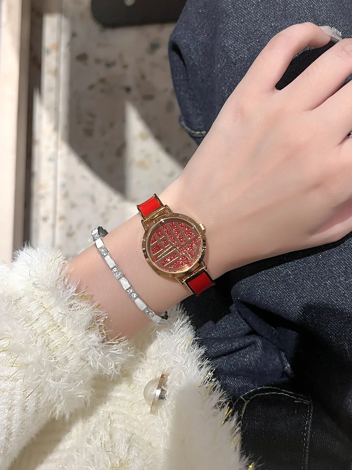 Red Chinese Palace Fuzi Women's Watch — feature 7