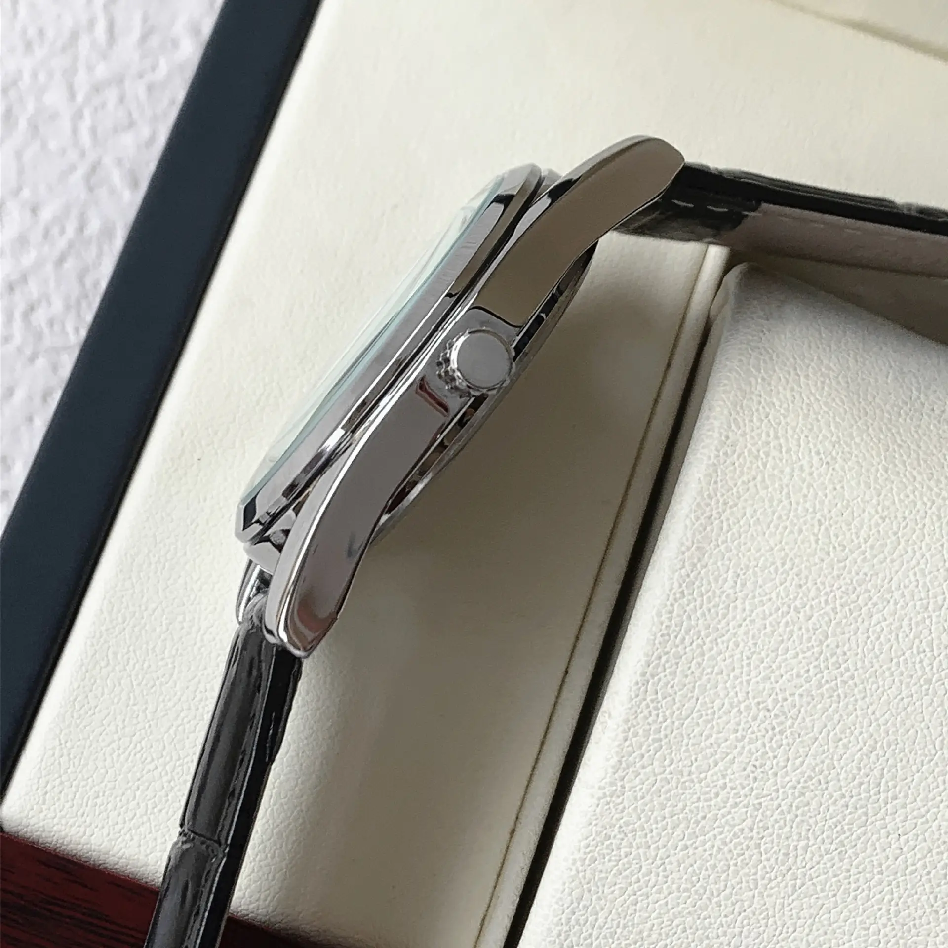 Men's Waterproof Quartz Watch with Stainless Steel Case