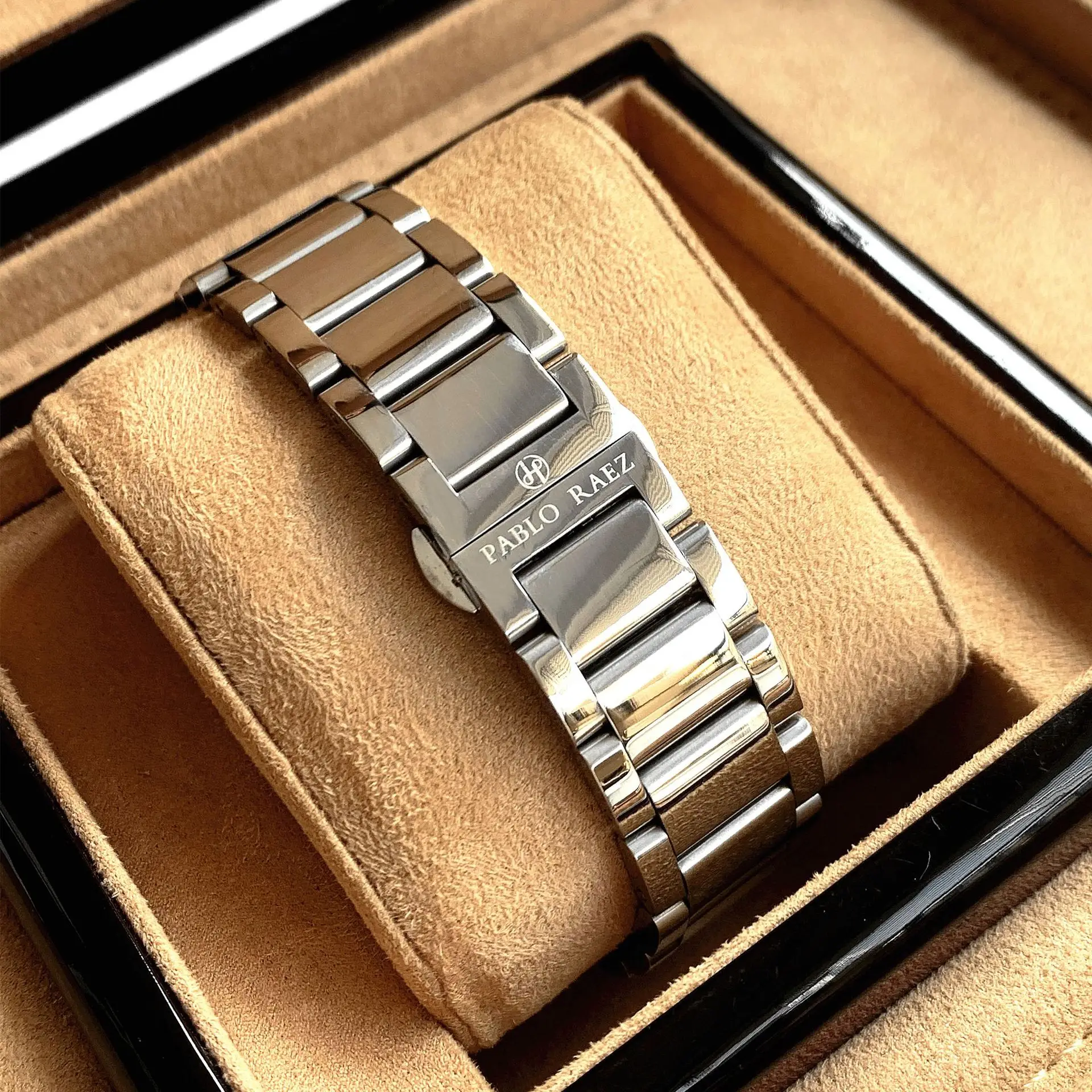 Men's Quartz Watch with Butterfly Buckle & Luminous Dial